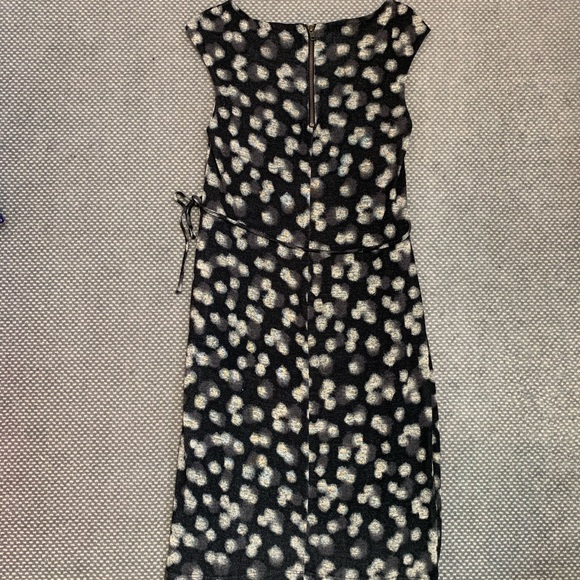 A Pea in the Pod Maternity Dress - Picture 2 of 5